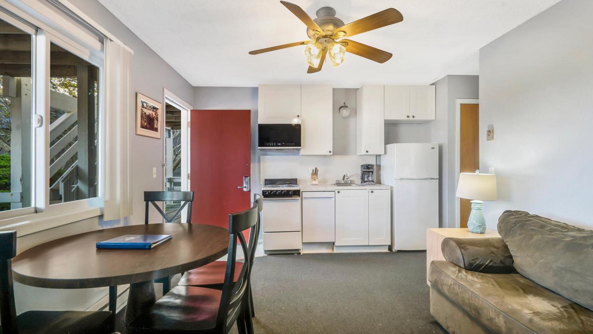 Montauk Oceanside Suites Экстерьер фото